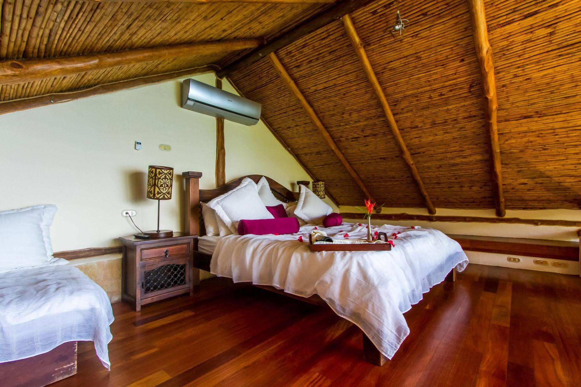 Issimo Suites Boutique Hotel & Spa - Adults Only Manuel Antonio Luaran gambar